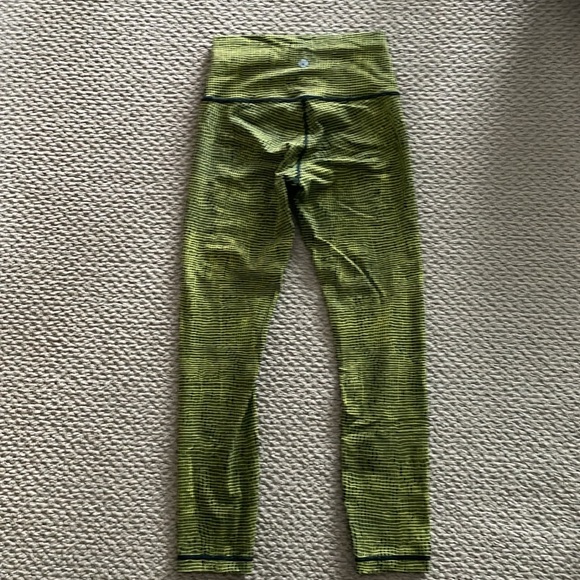 LULULEMON LEGGINGS - Picture 7 of 8